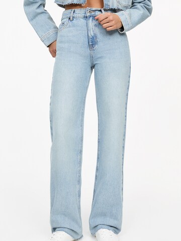 Bootcut Jeans di Pull&Bear in blu: frontale