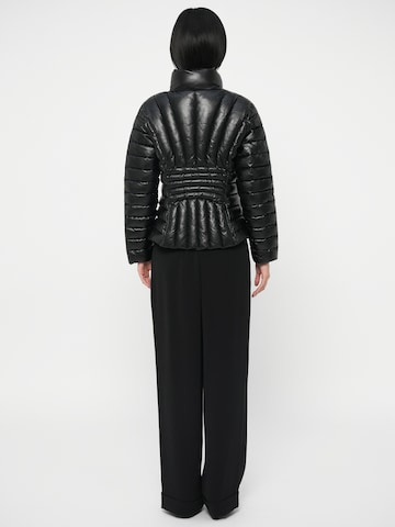 ARMANI EXCHANGE Φθινοπωρινό και ανοιξιάτικο μπουφάν σε μαύρο