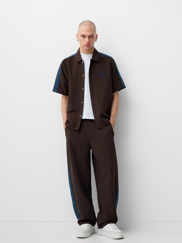 Bershka Loosefit Kalhoty – hnědá