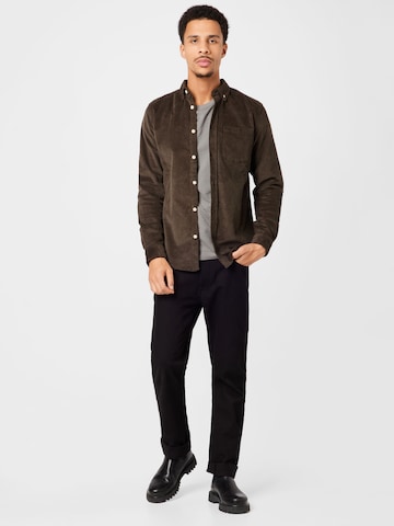 Redefined Rebel - Ajuste regular Camisa 'Sean' en marrón