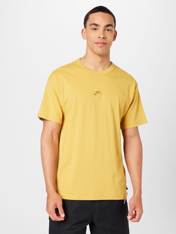 Nike Sportswear Μπλουζάκι 'Premium Essentials' σε κίτρινο: μπροστά