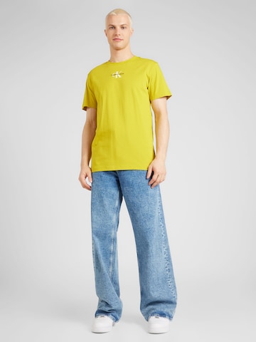 Calvin Klein Jeans - Camiseta en amarillo