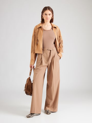 Fransa Τοπ 'FRHIZAMOND' σε καφέ