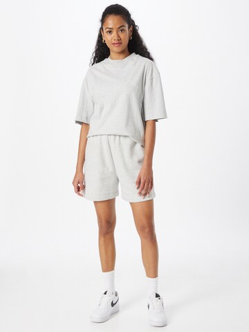 T-shirt 'SLOW DOWN' Comfort Studio by Catwalk Junkie en gris