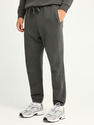 Funky Buddha Tapered Hose in Grau