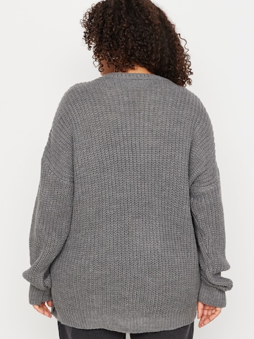 Trendyol Curve Sweater in Grey