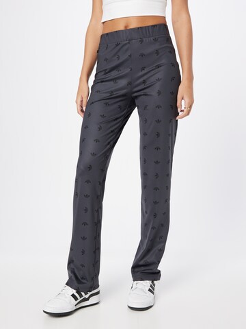 ADIDAS ORIGINALS Regular Панталон 'Stretchy Allover Print' в сиво: отпред