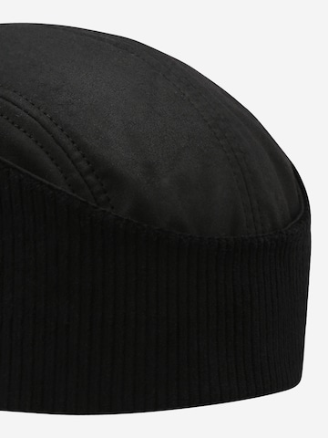 Barbour International Cap 'Trapper' in Schwarz