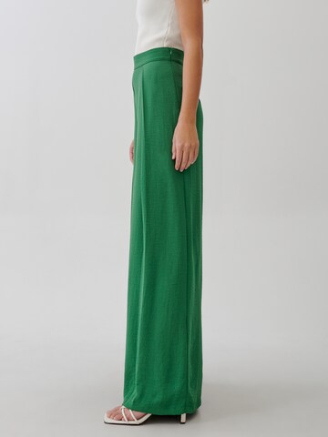 Wide Leg Pantalon 'EMILY' Tussah en vert : derrière