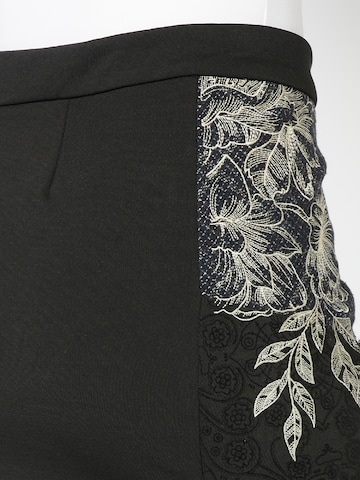 KOROSHI - Falda en negro