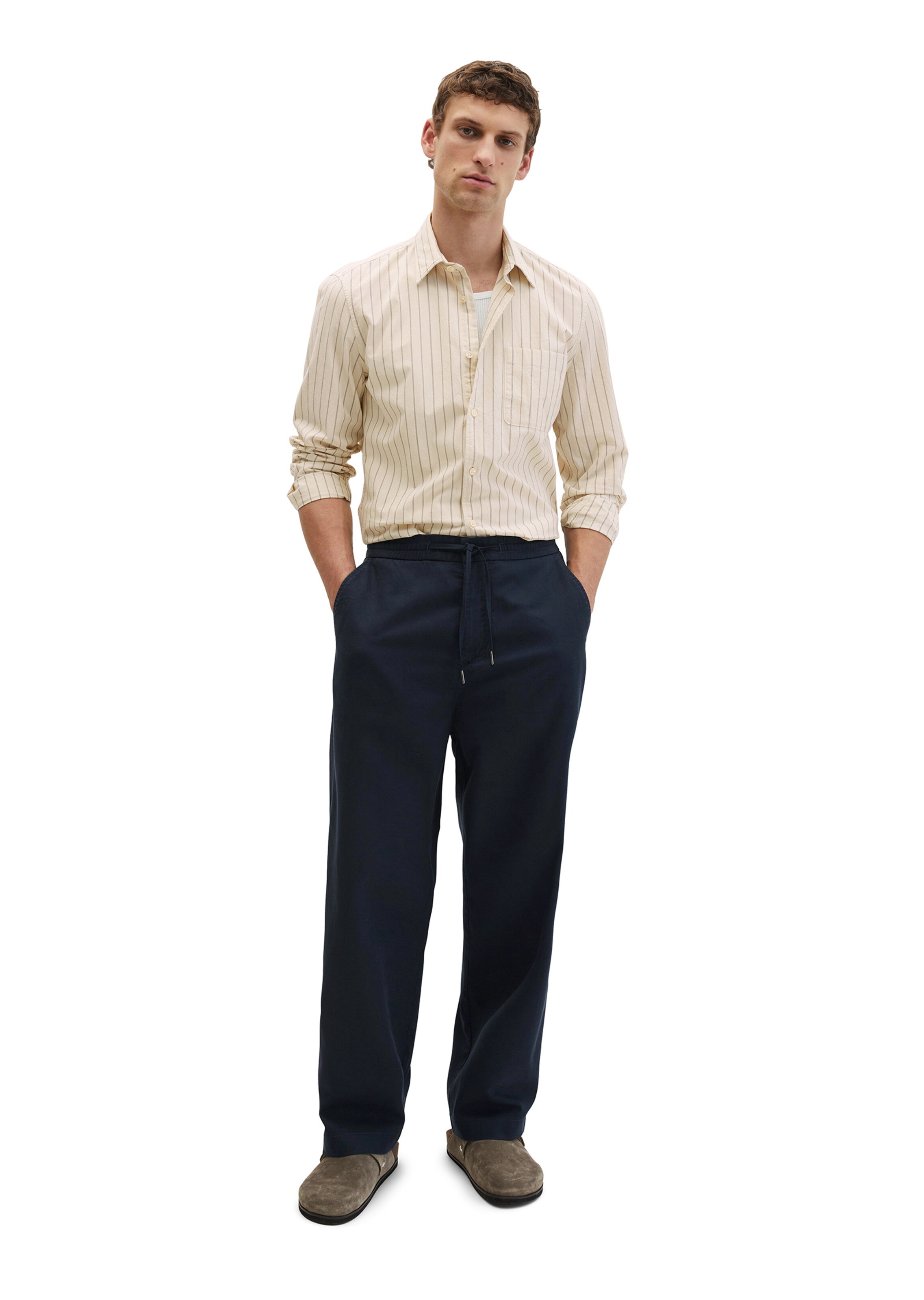Marc O'Polo Loose fit Chino trousers in Blue: front
