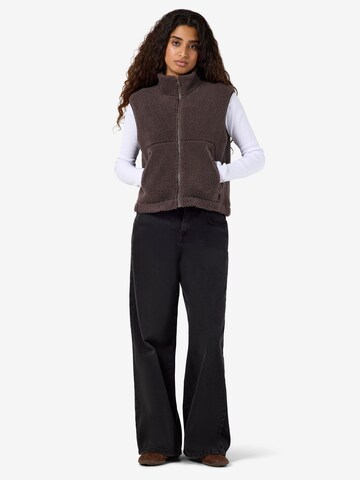 Noisy may Vest 'NMMasey' in Brown