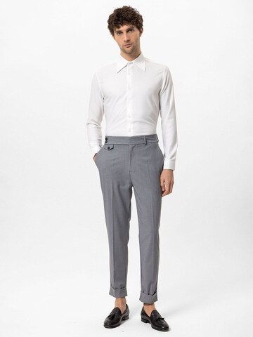 Slimfit Pantaloni di Antioch in grigio