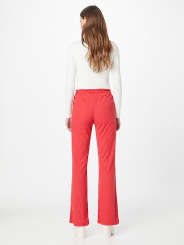 NLY by Nelly Bootcut Hose in Rot