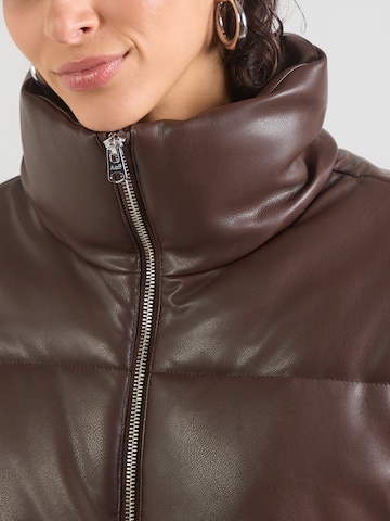 Abercrombie & Fitch - Chaqueta de invierno en marrón