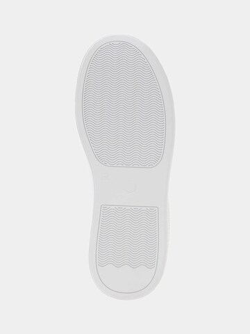 GUESS Sneakers in White