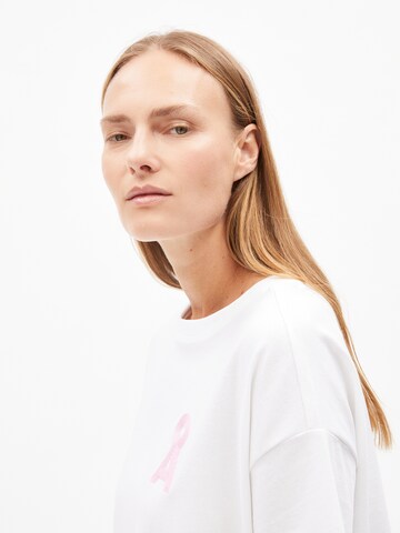 T-shirt ARMEDANGELS en blanc