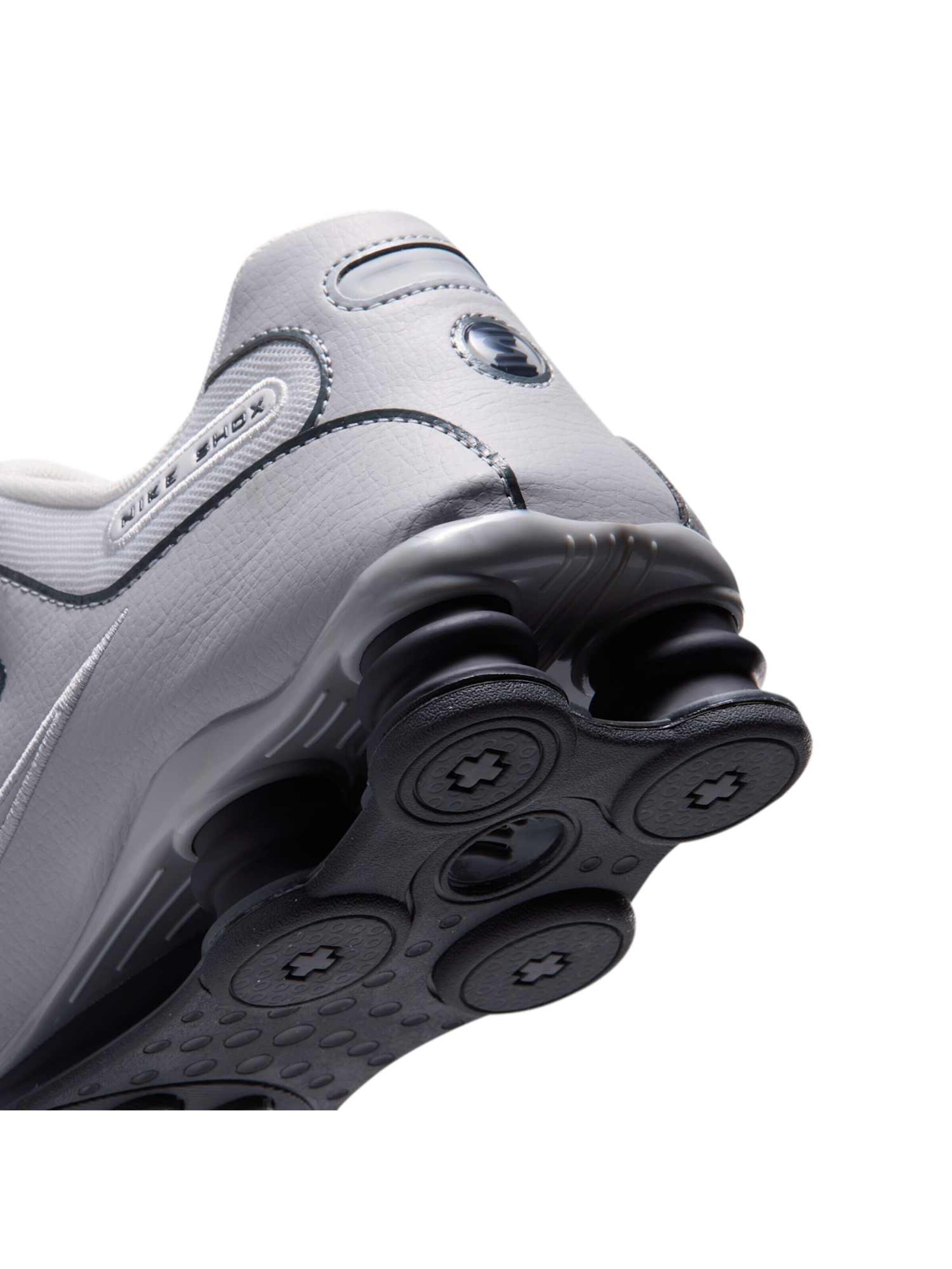 NIKESportske cipele na vezanje 'SHOX NZ' - bijela boja