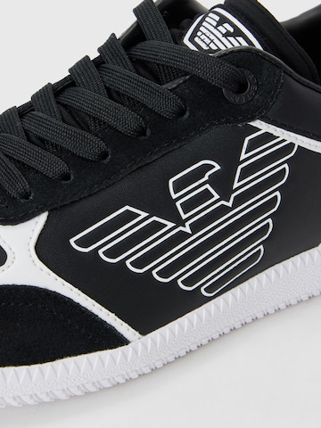 EA7 Emporio Armani - Zapatillas deportivas bajas 'NEW HERITAGE EAGLE' en negro