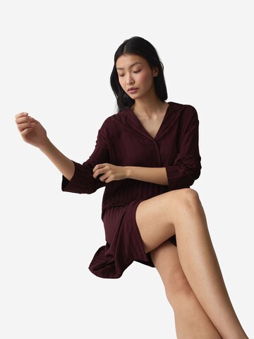 Chemise de nuit ' Red Label Amourette Jacquard ' TRIUMPH en rouge
