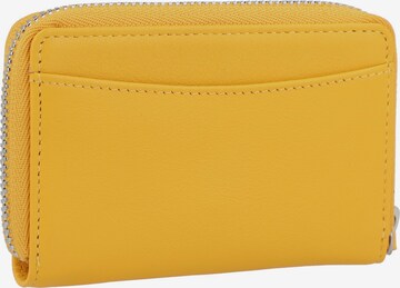 Braun Büffel Wallet 'Joy ' in Yellow