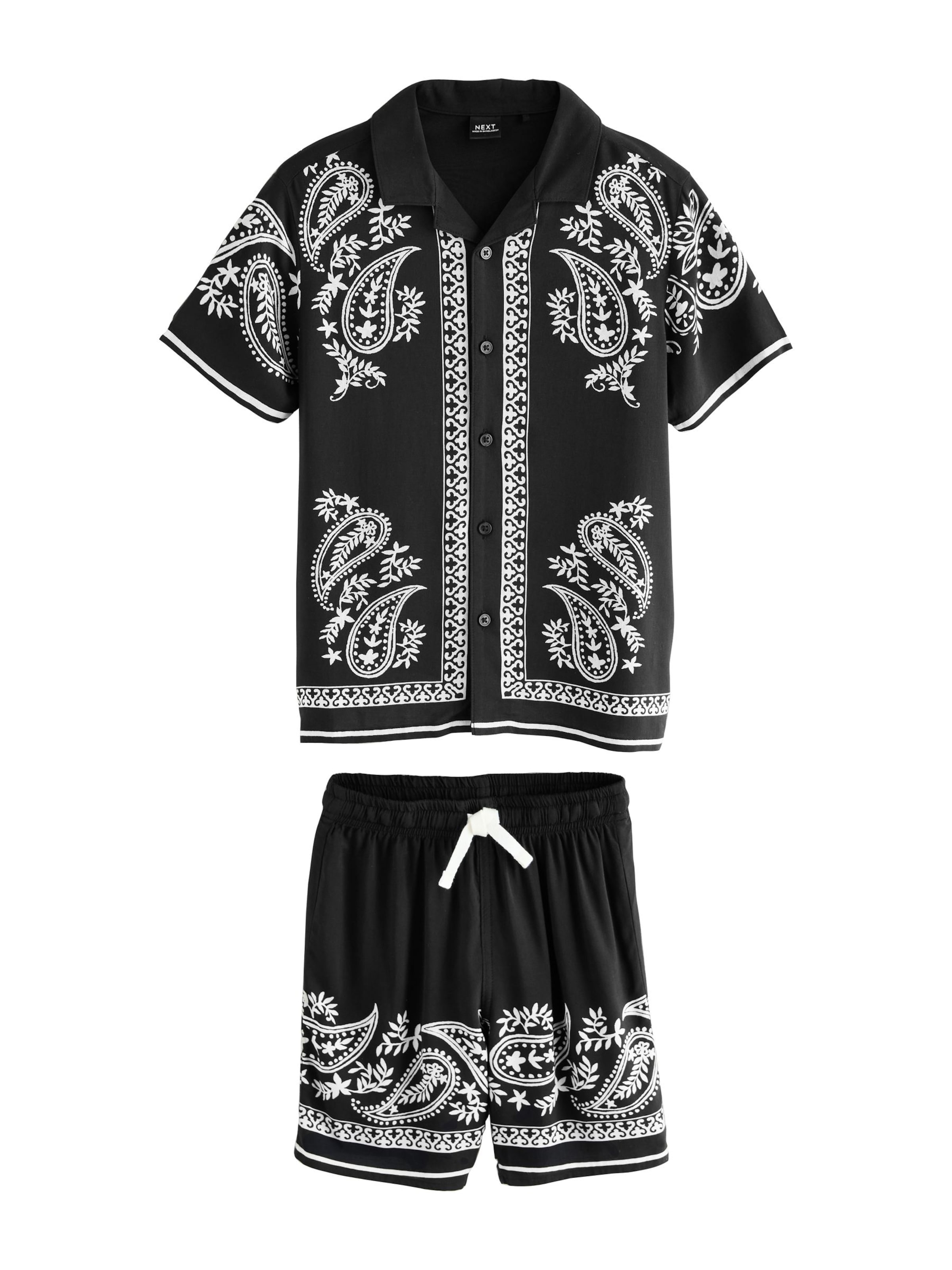 Set di Next in nero: frontale