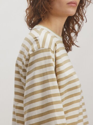 EDITED Shirt 'Verlee' in Bruin