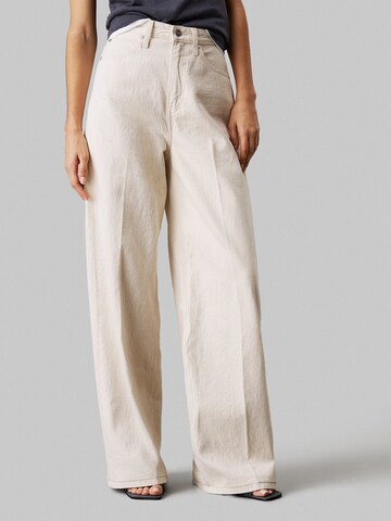Calvin Klein Loose fit Jeans in White: front