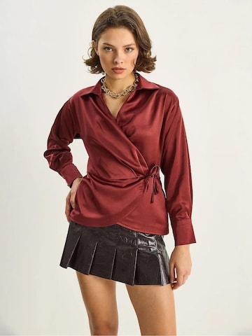 Chemisier Bianco Lucci en rouge : devant