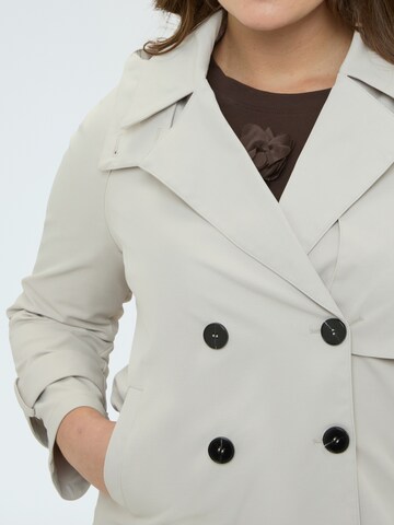 Cappotto invernale di Fiorella Rubino in bianco