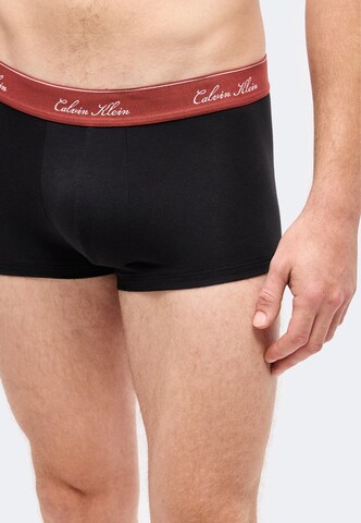 Calvin Klein Underwear Boxerky – černá: boční strana