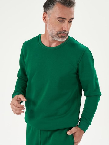 LOUIS LECLER Sweatshirt 'Carter' in Groen