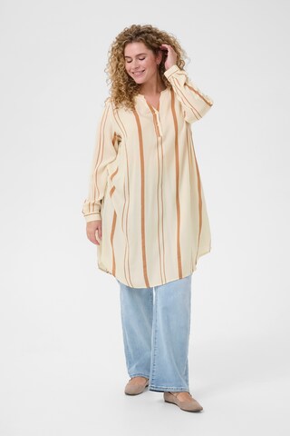 Robe-chemise 'Milana' KAFFE CURVE en beige
