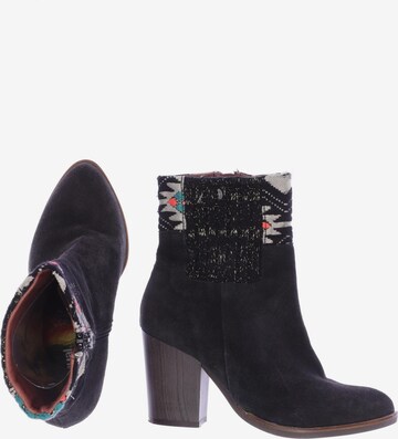 Desigual Dress Boots in 37 in Black: front