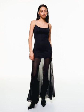 Bershka Dress in Black: front