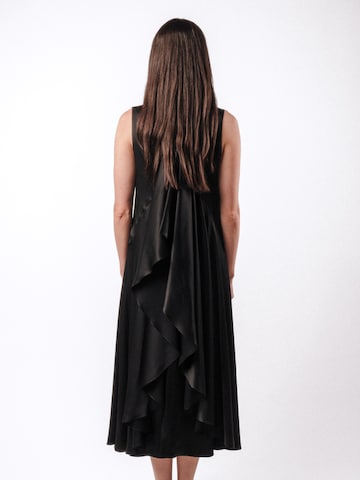 IORGONI - Vestido 'La Fontaine Dress' en negro