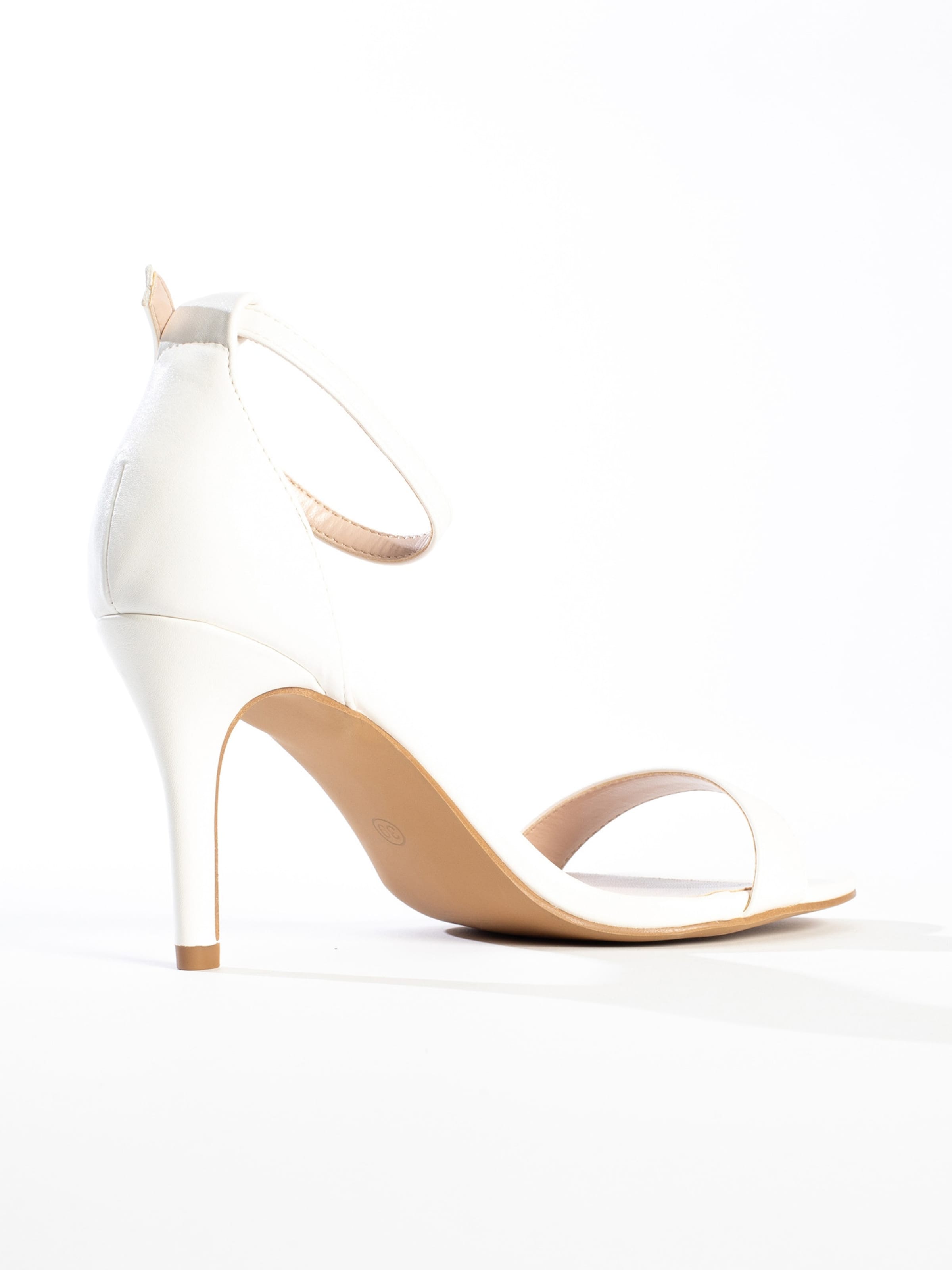 Sandale cu baretă 'Celia' de la Celena pe alb