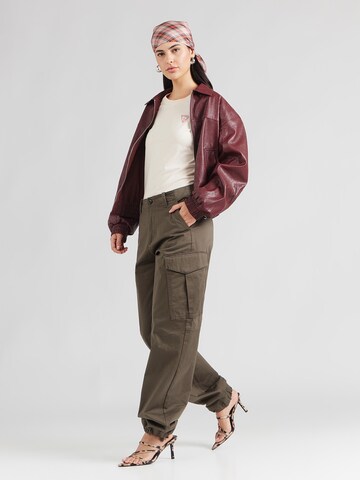 T-shirt GUESS en rose