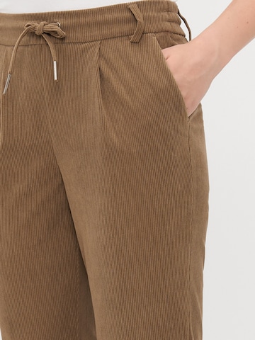 Tapered Pantaloni con pieghe 'ONLPOPTRASH-LIAS' di Only Tall in marrone