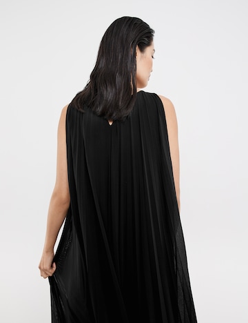 Rochie de la TAIFUN pe negru