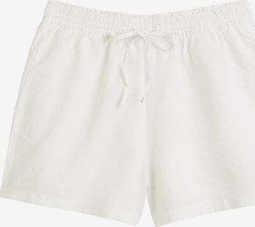 Marc O'Polo DENIM Shorts in Weiß: Vorderseite