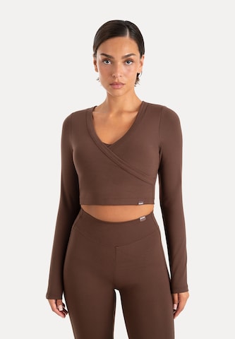 T-shirt 'Niora' Smilodox en marron : devant