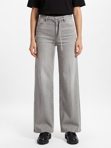 Liu Jo Regular Jeans ' Good Flare ' in Grau: Vorderseite