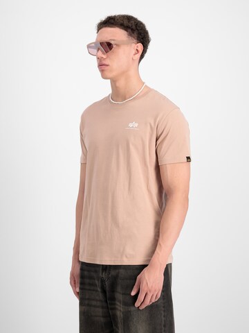 ALPHA INDUSTRIES Футболка в Бежевый