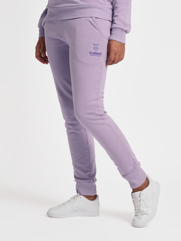 Hummel - Tapered Calças de desporto em roxo: frente