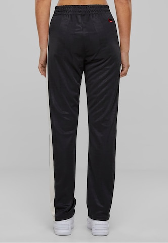 Regular Pantalon de sport 'Corporate' FUBU en noir