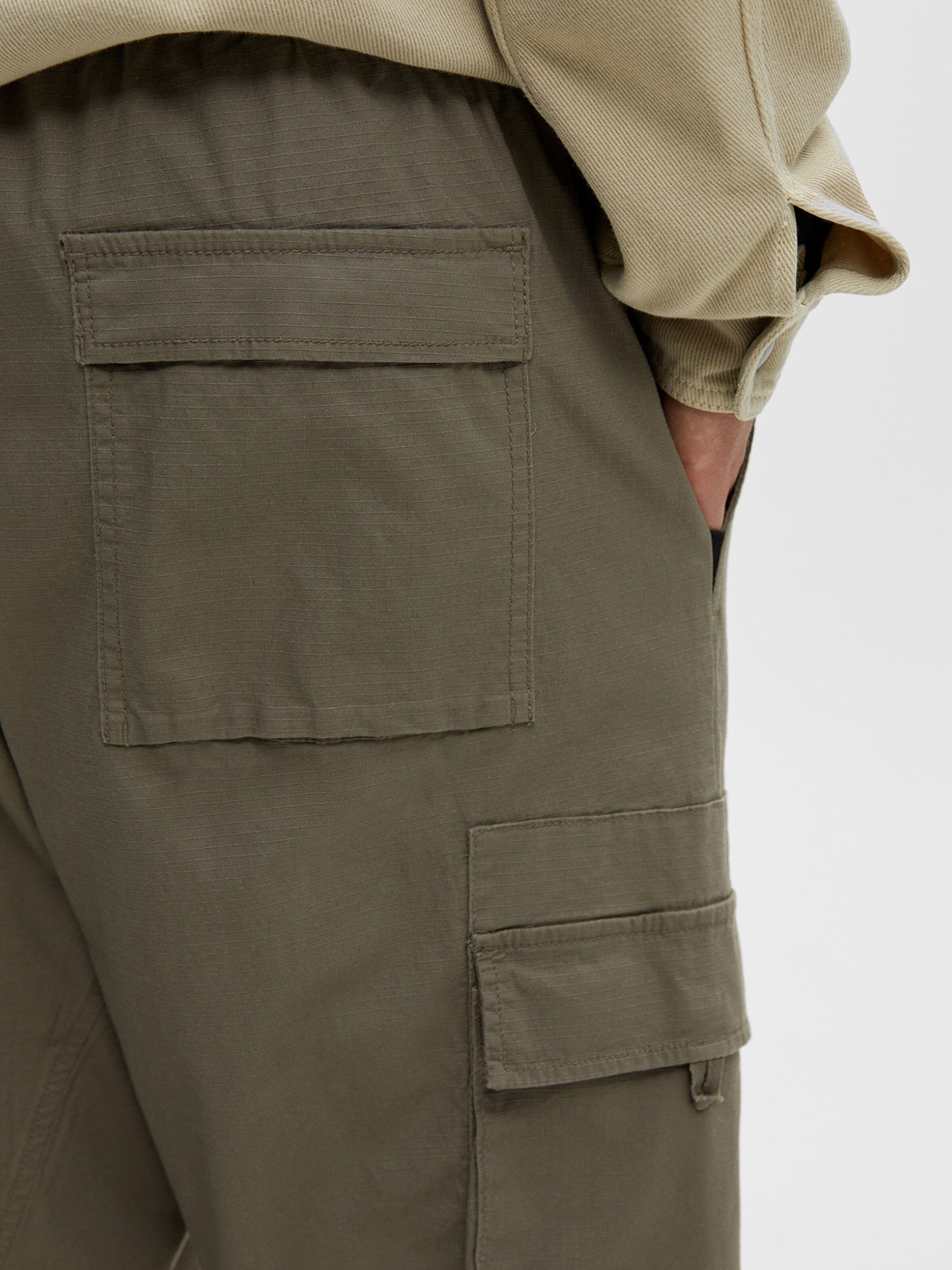 Pull&Bear Loosefit Cargobroek in Groen