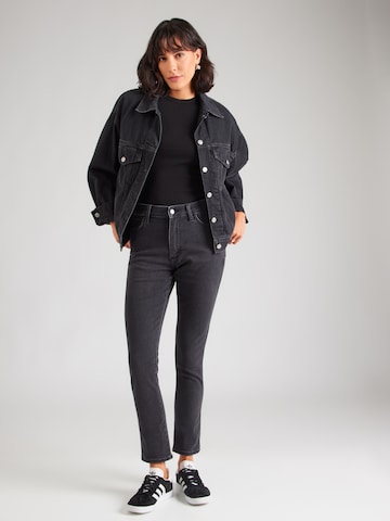 melns WRANGLER Šaurs Džinsi 'SIENNA'