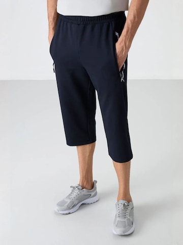 Tommy Life Pants in Blue: front