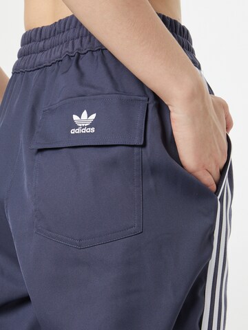 Effilé Pantalon ADIDAS ORIGINALS en bleu
